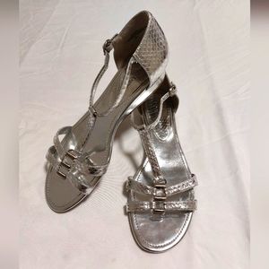 Casual sandals, dress sandals